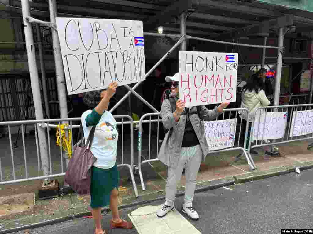 Manifestación frente a la Misión Permanente de Cuba ante ONU, en Nueva York.