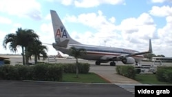 Un Boeing-737 de American parte de la Terminal 2 del Aeropuerto Internacional José Martí.