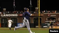 Yonder Alonso, de los San Diego Padres.