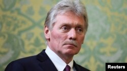  El portavoz del Kremlin, Dmitri Peskov, dijo que el envío de tropas europeas a Ucrania supone "un nuevo elemento muy importante" en el conflicto.