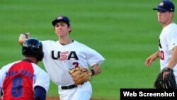 Archivo 2013 - Cuba pierde frente a equipo de béisbol de EE.UU.