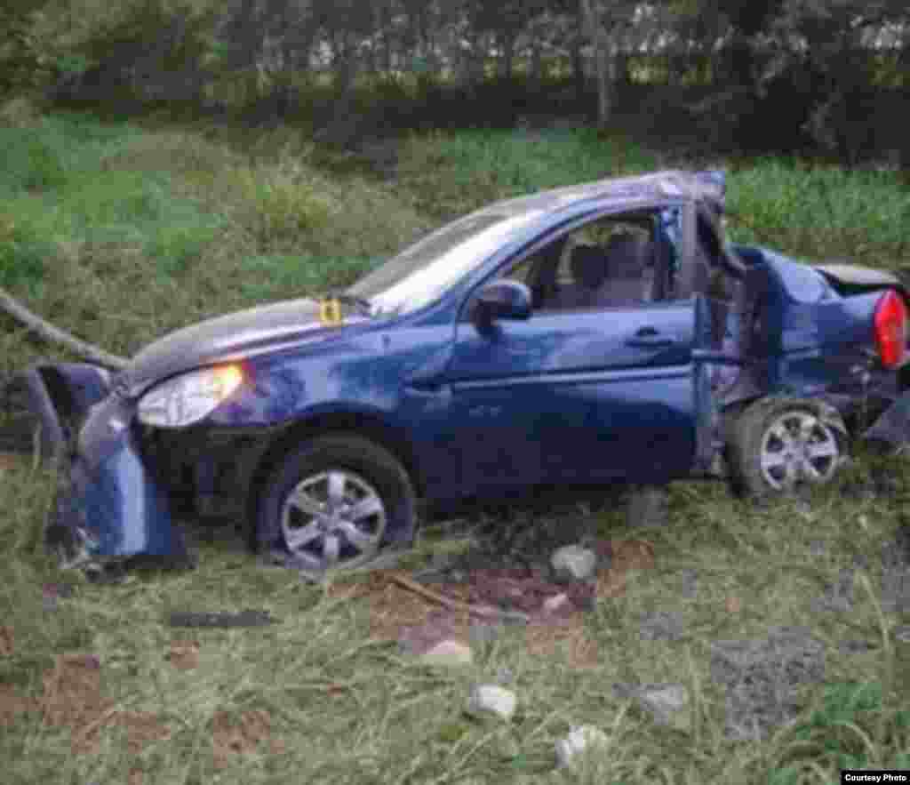 Así quedó el Hyundai Accent rentado donde murieron Oswaldo Payá y Harold Cepero, el 22 de julio de 2012.