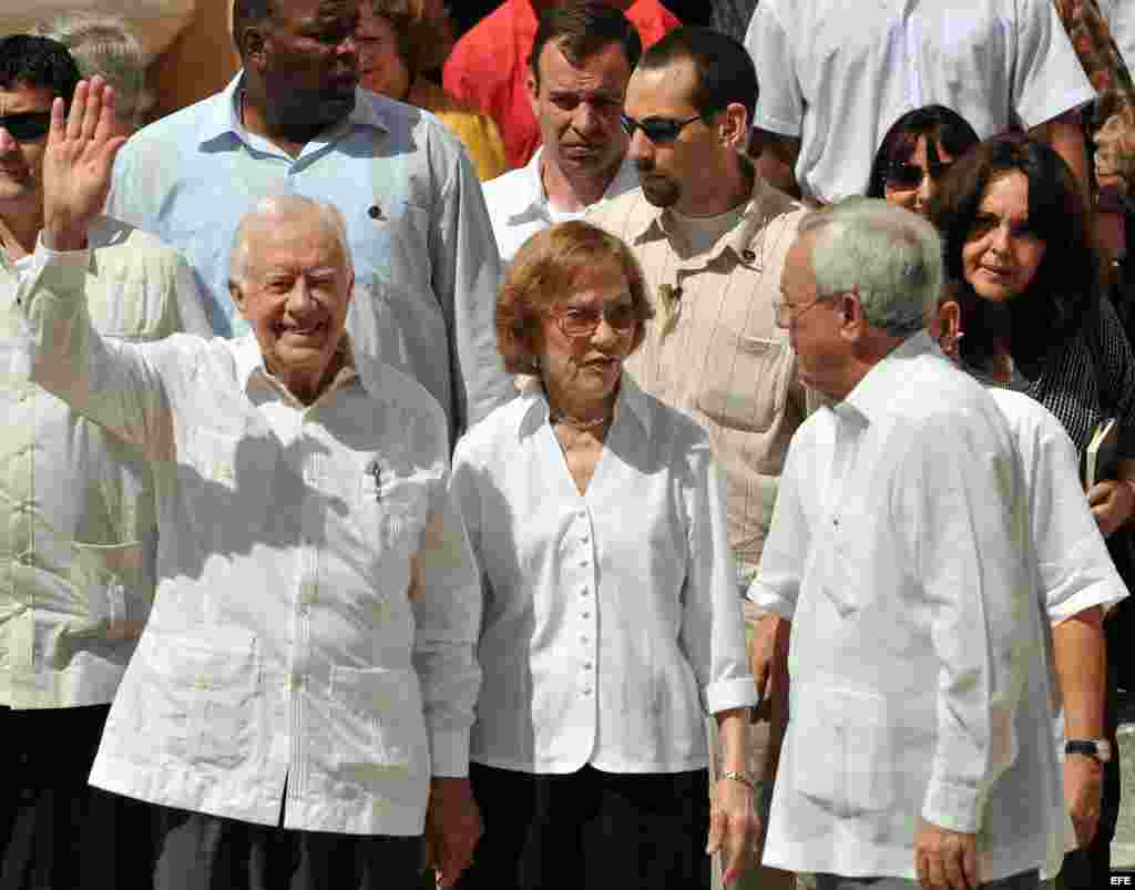 En marzo del 2009 el expresidente de Estados Unidos Jimmy Carter viajó a la isla para indagar por Alan Gross y aunque aclaró que él iba a sacarlo de la isla si habló de su situación con los encargados del caso.