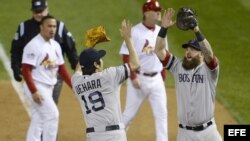 Integrantes de Boston Red Sox celebran triunfo Octubre 27/2013.